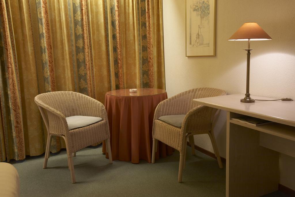 Hotel Heer Hugo Heerhugowaard Quarto foto